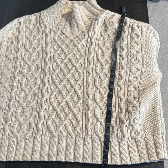Pres De Chamonix Cream Fisherman Cable Knit Sweater Size Medium - Picture 7 of 7
